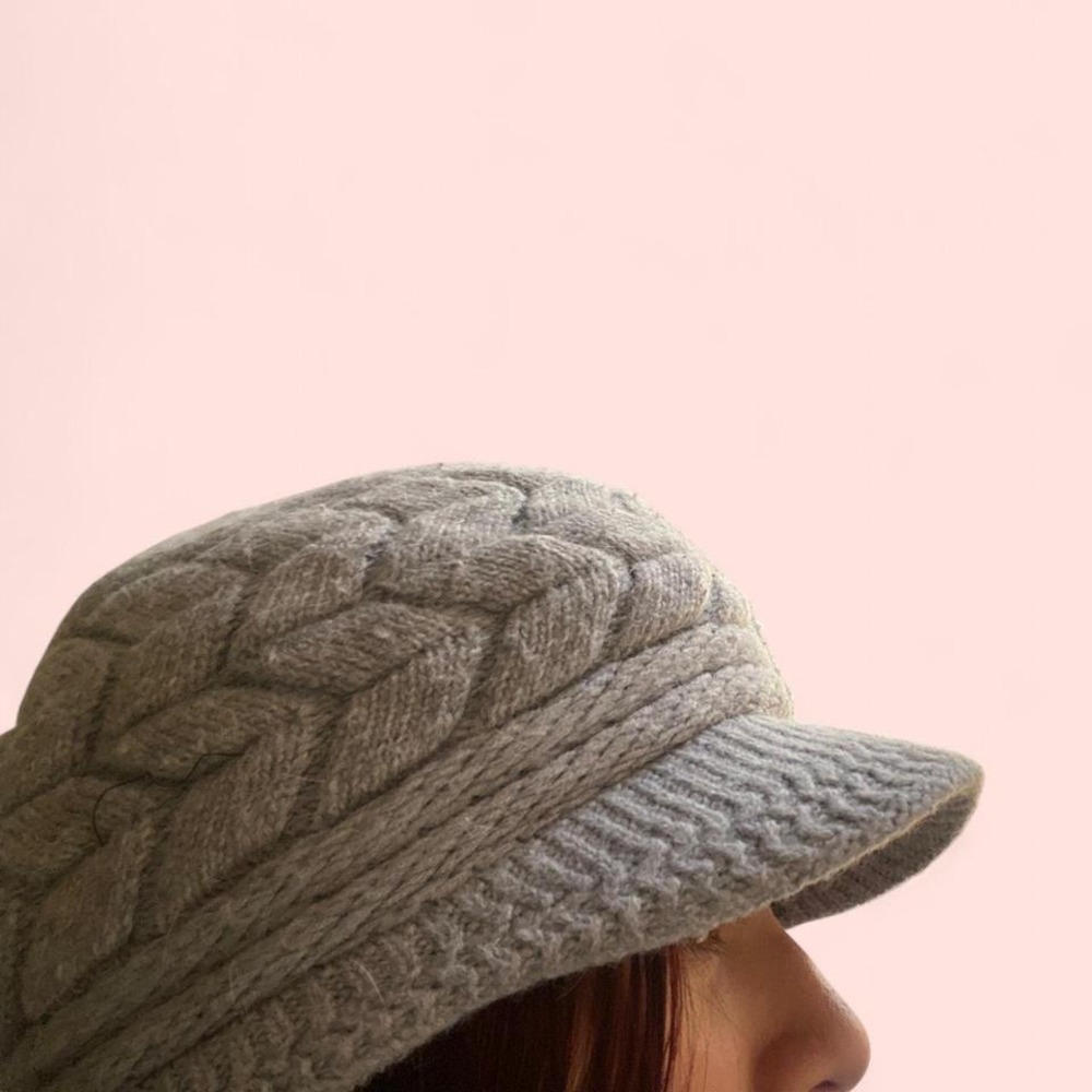 Chunky Knit Beret Soft grey cable-knit beret giving Gilmore Girls fall energy